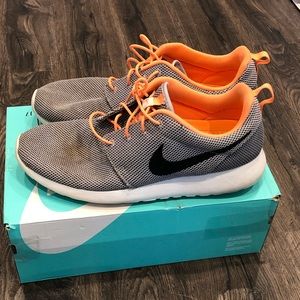 Nike Rosche Shoes - Used